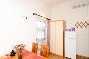 Apartments Ere Zuronja-One-Bedroom Apartment with Sea View 1